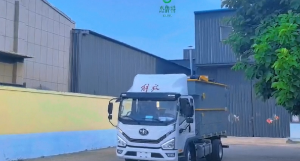 濟寧中小型養(yǎng)殖場訂購我公司氣浮機現(xiàn)已經(jīng)發(fā)往項目廠區(qū)!
