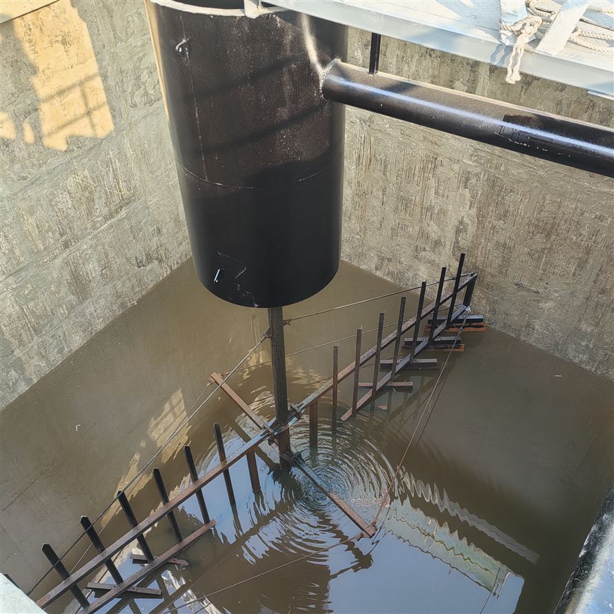 中心传动刮泥机二沉池