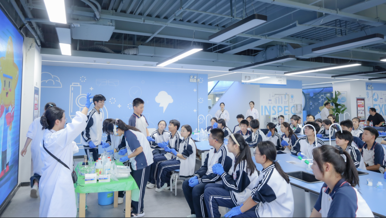 向新而行·“智”檢未來(lái) 國(guó)聯(lián)質(zhì)檢開(kāi)展2025年全國(guó)檢驗(yàn)檢測(cè)機(jī)構(gòu)開(kāi)放日活動(dòng)