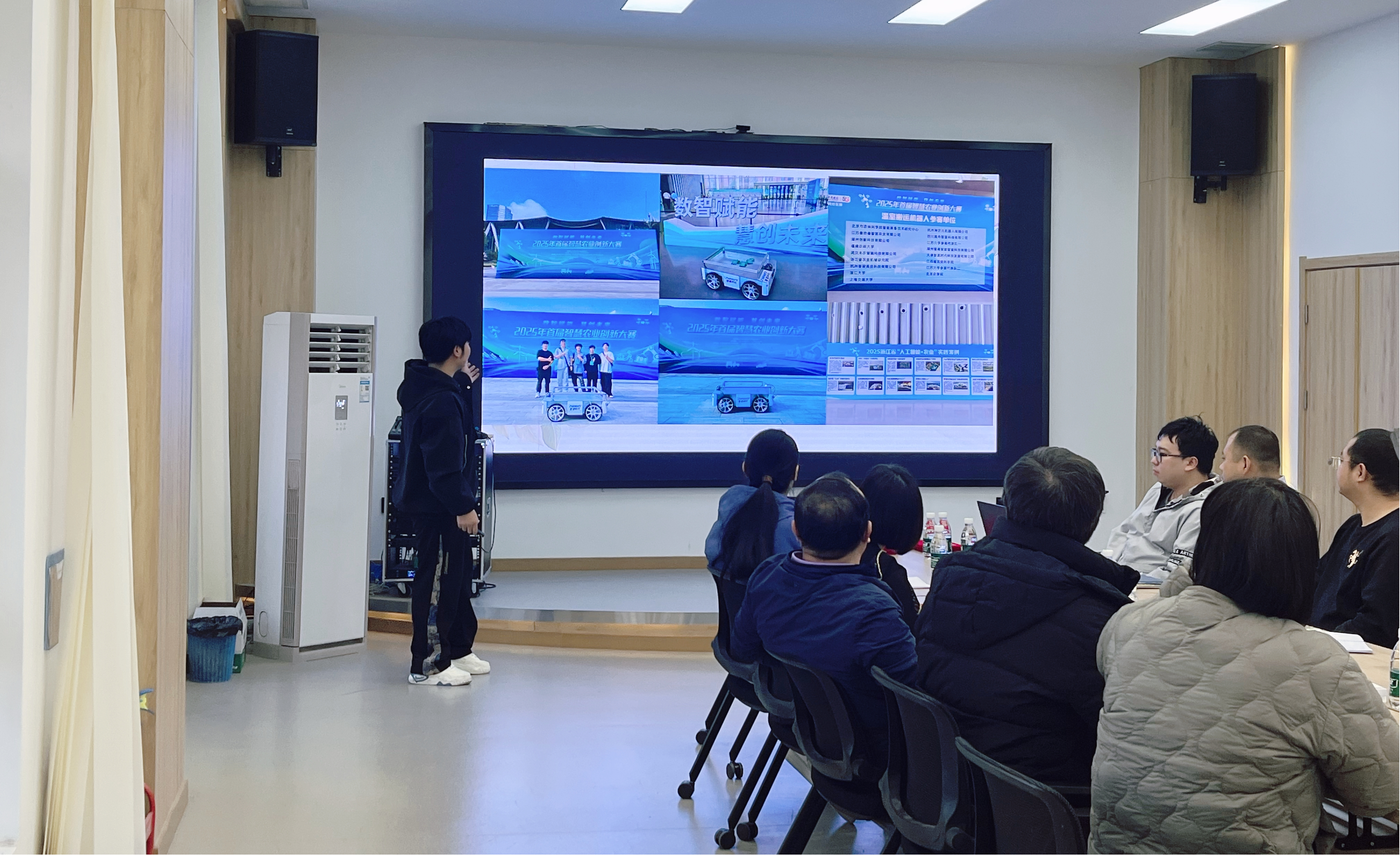 智易时代与天津农学院联合举行智慧农业创新大赛总结表彰会！