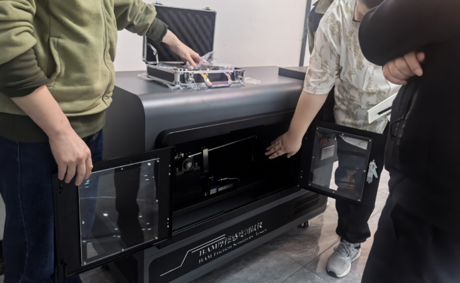 某某大学赴上海理涛参观考察BAM摩擦感度测试仪