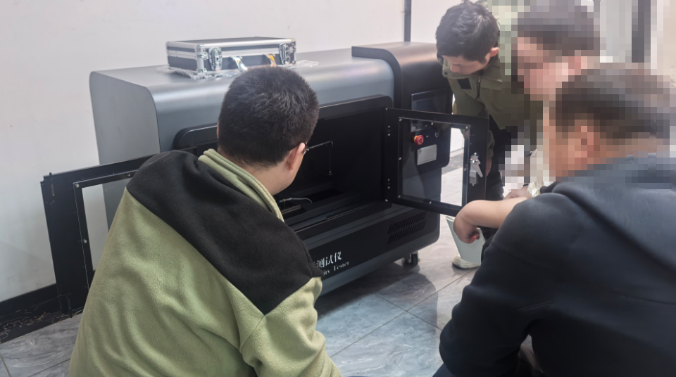 某某大学赴上海理涛参观考察BAM摩擦感度测试仪